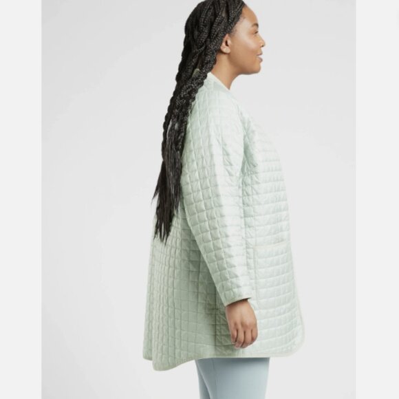 Athleta Grandview PrimaLoft Shell Full Zip Wind Resistant Jacket in Coast Grey - Picture 4 of 16